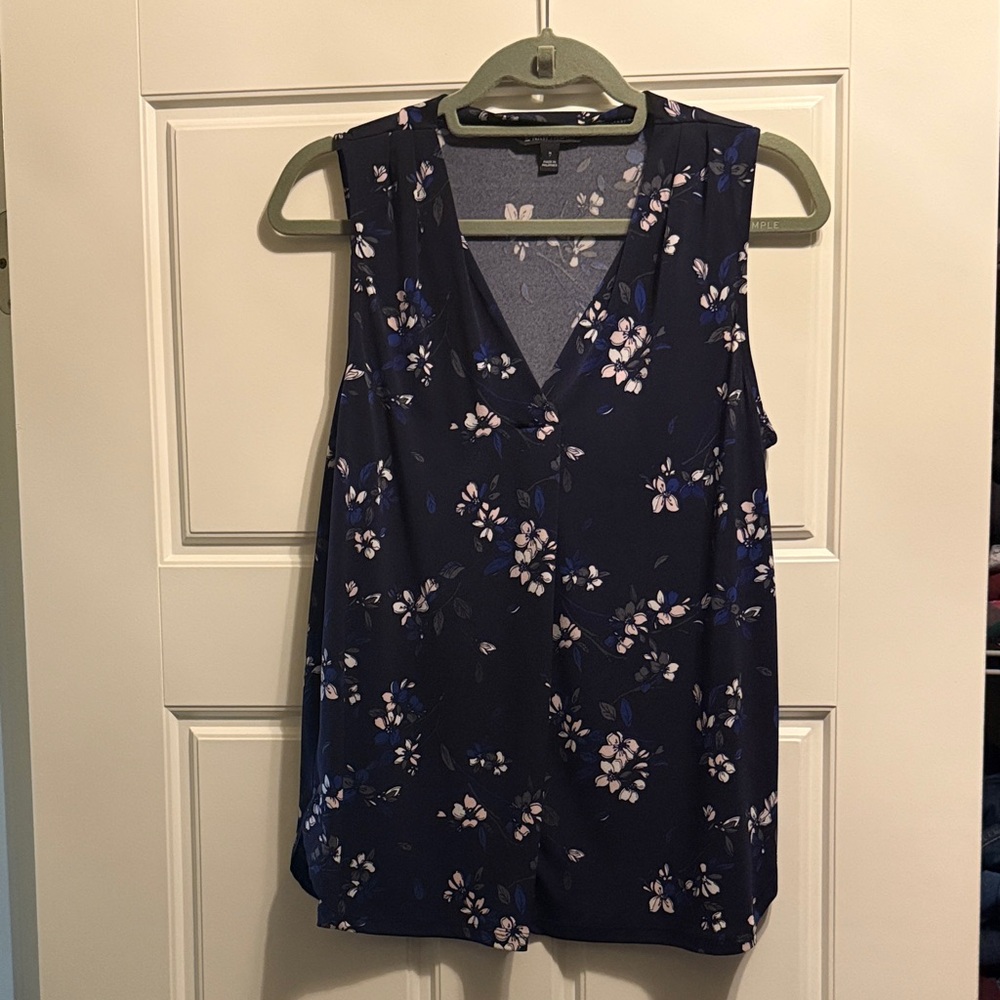 41 Hawthorn Navy Floral V-Neck Blouse